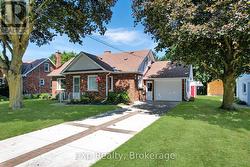 6 JOHNSTONE BOULEVARD Brockton, ON N0G 2V0
