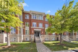 742B CHAPMAN MILLS DRIVE Ottawa, ON K2J 3V2