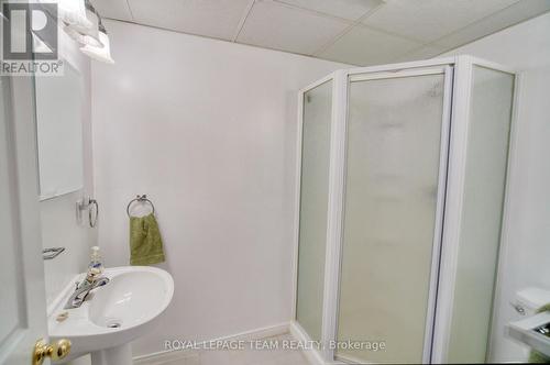 1072 Aldea Avenue, Ottawa, ON - Indoor Photo Showing Bathroom