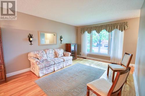 1072 Aldea Avenue, Ottawa, ON - Indoor Photo Showing Living Room