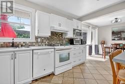 Bright kitchen - 
