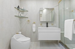Master Bathroom - 