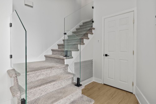 Escalier - 701 Rue De La Commune E., Montréal (Ville-Marie), QC - Indoor Photo Showing Other Room