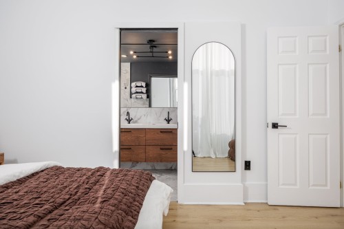 Chambre à coucher - 701 Rue De La Commune E., Montréal (Ville-Marie), QC - Indoor Photo Showing Bedroom