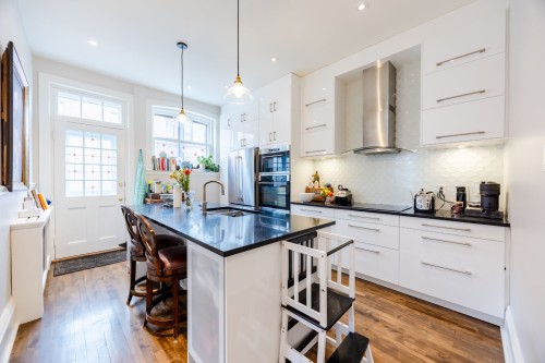 Kitchen - 377 Av. Claremont, Westmount, QC - Indoor Photo Showing Kitchen With Upgraded Kitchen