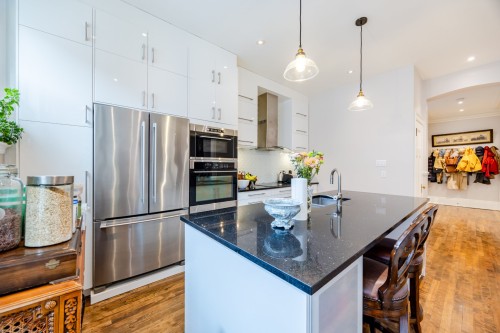 Kitchen - 377 Av. Claremont, Westmount, QC - Indoor Photo Showing Kitchen With Upgraded Kitchen