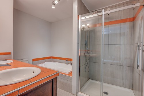 Salle de bains - 2692 Av. Therrien, Mascouche, QC - Indoor Photo Showing Bathroom