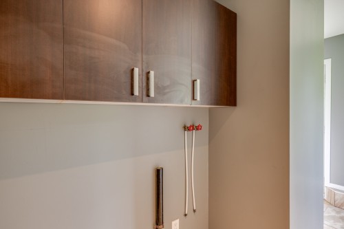 Salle de lavage - 2692 Av. Therrien, Mascouche, QC - Indoor Photo Showing Other Room