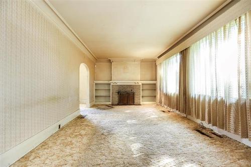 965 Mcmillan Ave, Winnipeg, MB - Indoor Photo Showing Other Room