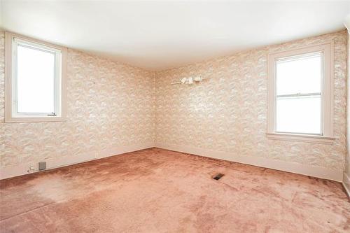 965 Mcmillan Ave, Winnipeg, MB - Indoor Photo Showing Other Room