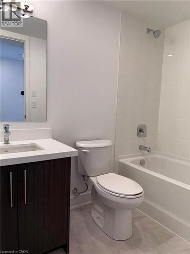 575 Conklin Road Unit# 219, Brantford, ON - Indoor Photo Showing Bathroom