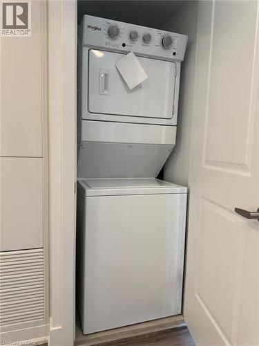 575 Conklin Road Unit# 219, Brantford, ON - Indoor Photo Showing Laundry Room