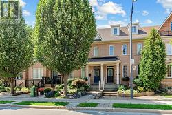 28 HERZBERG GARDENS Toronto, ON M3J 3P4
