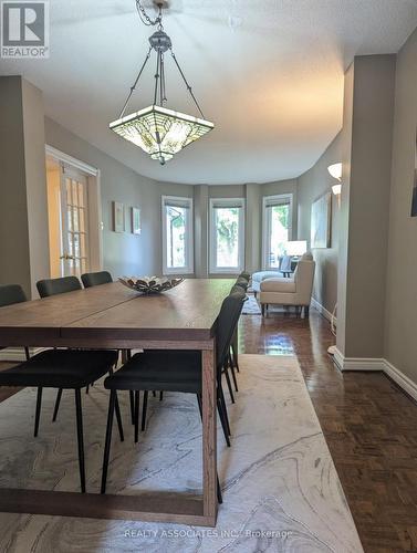 3279 Charlebrook Court, Mississauga, ON - Indoor Photo Showing Dining Room