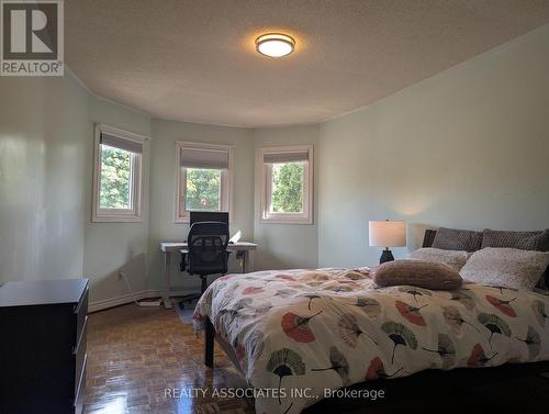 3279 Charlebrook Court, Mississauga, ON - Indoor Photo Showing Bedroom