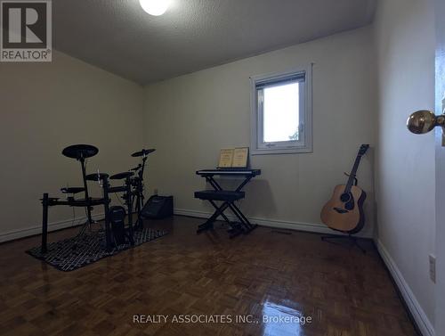 3279 Charlebrook Court, Mississauga, ON - Indoor