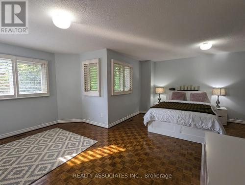 3279 Charlebrook Court, Mississauga, ON - Indoor Photo Showing Bedroom