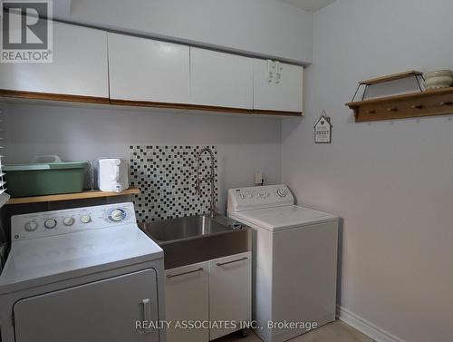 3279 Charlebrook Court, Mississauga, ON - Indoor Photo Showing Laundry Room