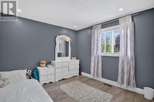 1385 Chartrand Avenue, Ottawa, ON - Indoor Photo Showing Bedroom