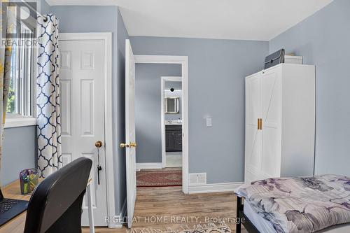 1385 Chartrand Avenue, Ottawa, ON - Indoor Photo Showing Bedroom