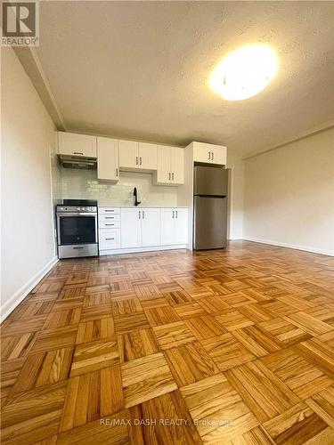 LOWER - 79 GREENSIDES AVENUE , Toronto, Ontario M6G 3P8 3