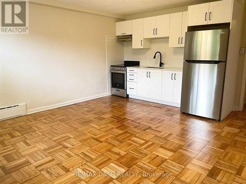 LOWER - 79 GREENSIDES AVENUE , Toronto, Ontario M6G 3P8 4