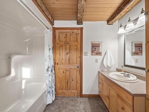 96 Smeltzer Road, Upper Vaughan, NS - Indoor Photo Showing Bathroom
