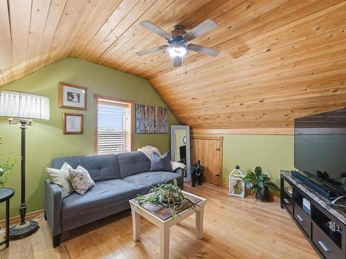 96 Smeltzer Road, Upper Vaughan, NS - Indoor Photo Showing Living Room