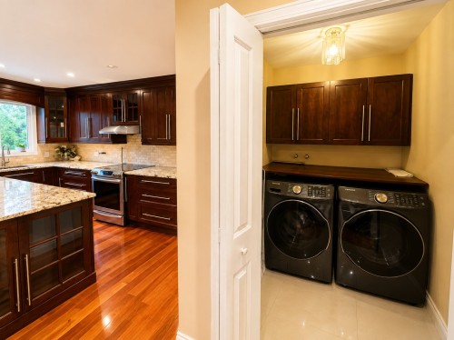 Salle de lavage - 307 Fleet Drive, Beaconsfield, QC - Indoor Photo Showing Laundry Room