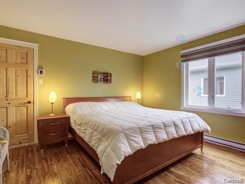 Chambre à coucher principale - 87  - 89 Place Du Refuge, Sainte-Adèle, QC - Indoor Photo Showing Bedroom
