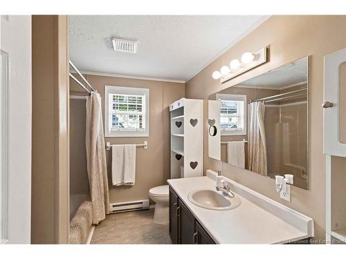 99 Hedgeview Dr, Hanwell, NB 