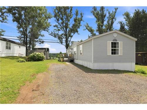 99 Hedgeview Dr, Hanwell, NB 