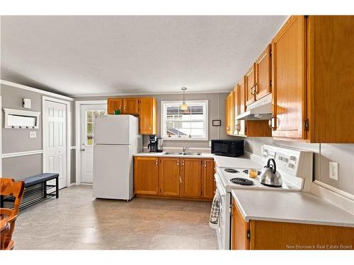 99 Hedgeview Dr, Hanwell, NB 