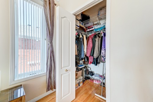 Closet - 302-1125 Rue Romaine, Brossard, QC - Indoor