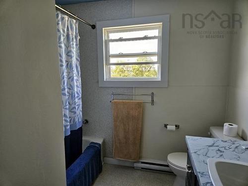 7631 Upper Wood'S Harbour, Upper Woods Harbour, NS - Indoor Photo Showing Bathroom
