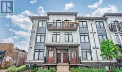 25 - 630 ROGERS ROAD Toronto, ON M6M 1C1