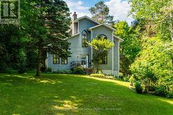 122 POYNTZ STREET Penetanguishene, ON L9M 1P4