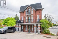 489 EAST Avenue Unit# A  Kitchener, ON N2H 1Z7