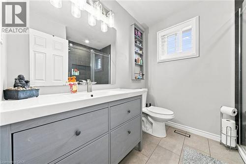 143 Independence Drive, Hamilton, ON - Indoor Photo Showing Bathroom