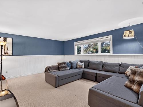 63 Oakmount Drive, Bedford, NS - Indoor Photo Showing Living Room