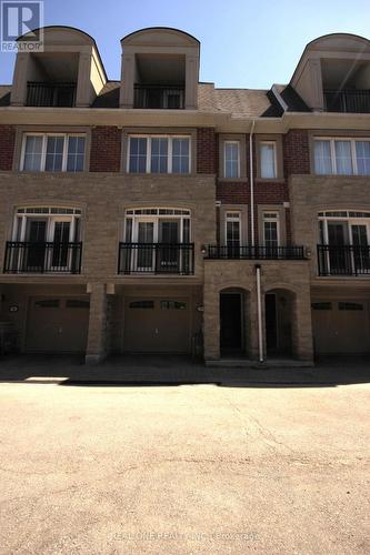 7 SLINGSBY LANE , Toronto, Ontario M2N 0H7 2