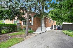 3239 QUEEN FREDERICA Drive  Mississauga, ON L4Y 2Z9