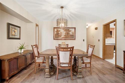 10 Mitchelson Way, Winnipeg, MB - Indoor Photo Showing Dining Room