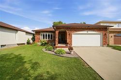 10 Mitchelson WAY  Winnipeg, MB R2G 4C6
