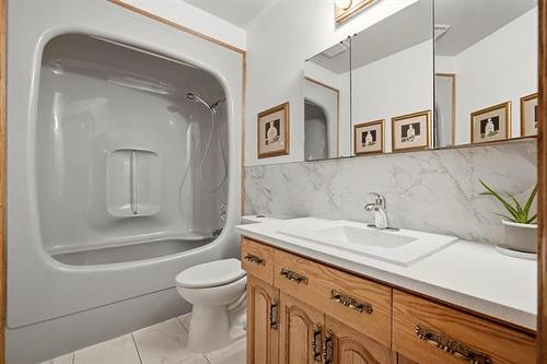 10 Mitchelson Way, Winnipeg, MB - Indoor Photo Showing Bathroom