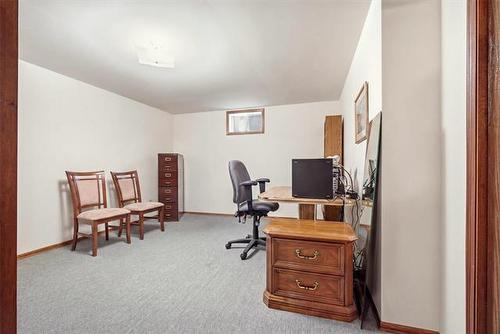 10 Mitchelson Way, Winnipeg, MB - Indoor Photo Showing Office