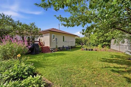 10 Mitchelson Way, Winnipeg, MB - Outdoor