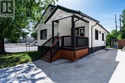 1343 Lillian Windsor, ON N8X 4A4