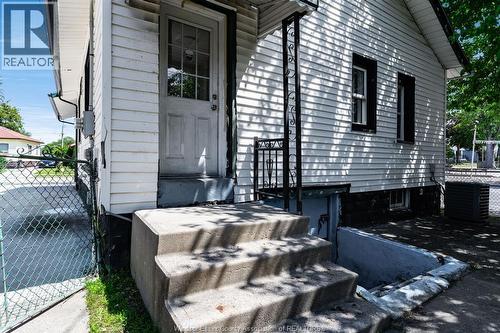 1343 Lillian, Windsor, ON - Outdoor