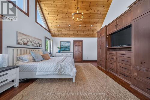 64 Mccords Road, Mckellar, ON - Indoor Photo Showing Bedroom